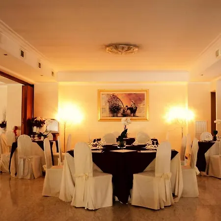 酒店 Ristorante La Ripa 3*